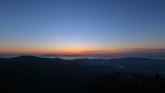 苏州西山缥缈峰太湖日出