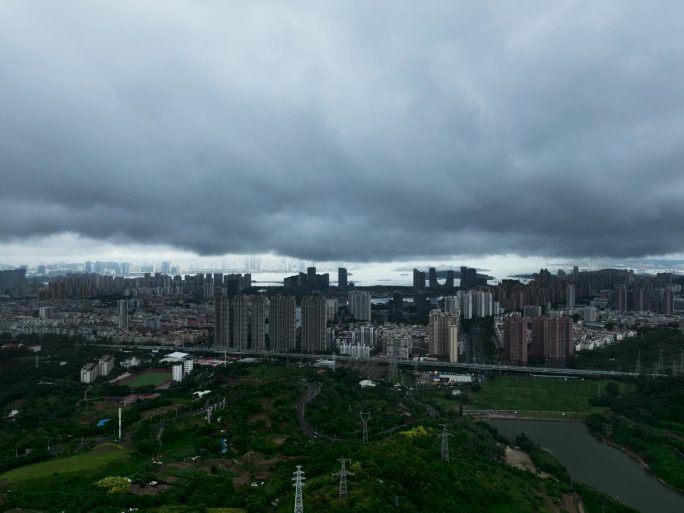 暴雨来临前厦门海沧的延时摄影