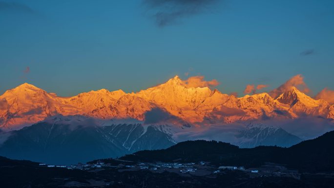 云南梅里雪山日照金山延时-4K--50P