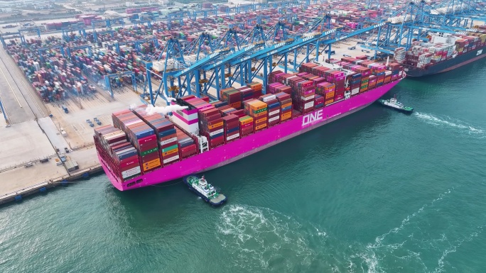 ONE粉色超大型集装箱船进港 -9