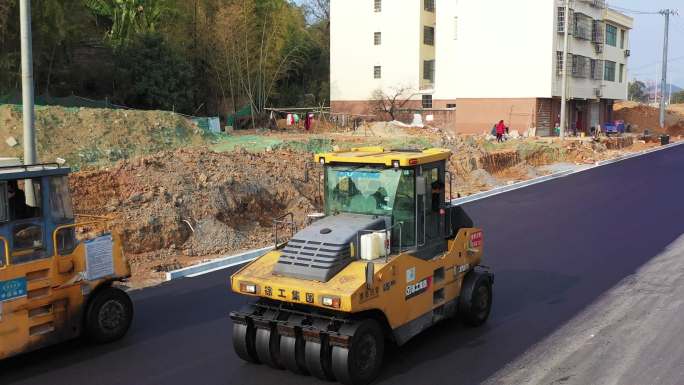 市政道路铺设压路