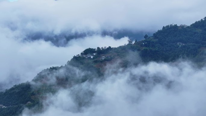 云南云雾山村怒江老姆登村