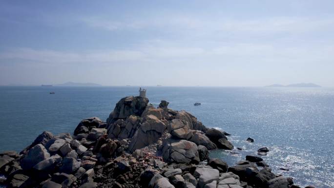 礁石海岛灯塔飞跃海岛石头岛飞向未来