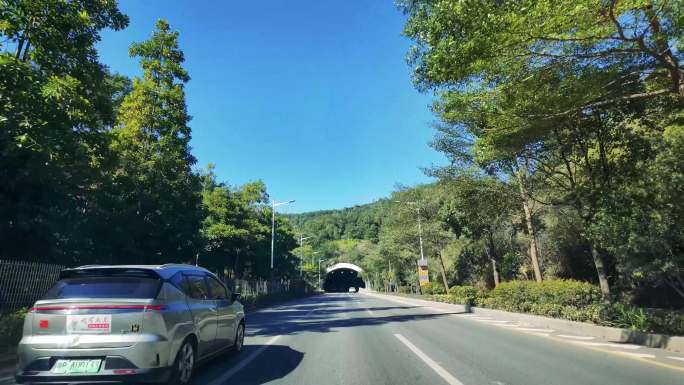 深圳龙岗沙荷路交通排塘山隧道