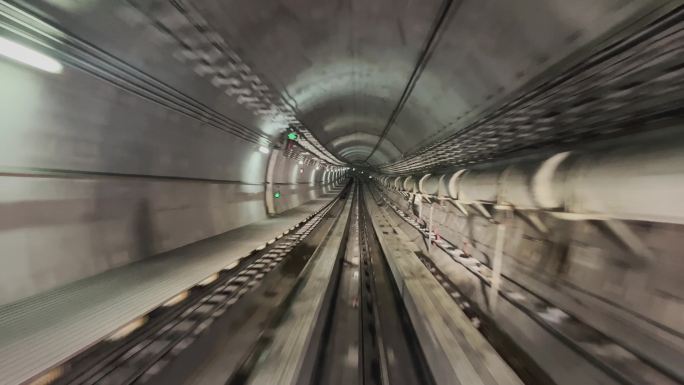 地铁隧道穿时光时空穿梭04