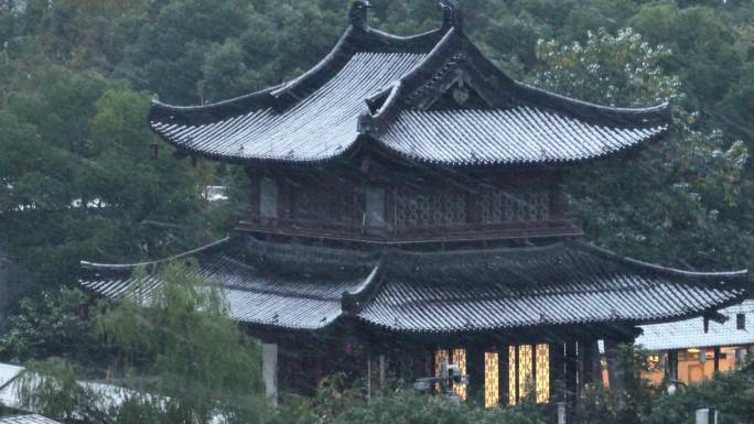 航拍杭州下雪拱宸桥景区