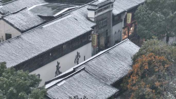 航拍杭州下雪拱宸桥景区