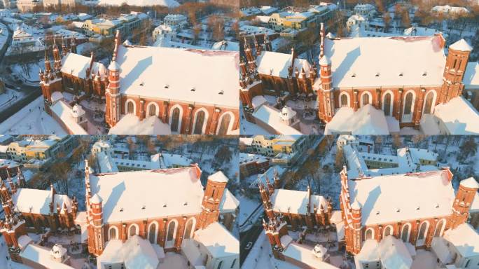 圣安妮教堂和邻近的贝尔纳丁教堂鸟瞰图，这是维尔纽斯最美丽、可能也是最著名的建筑之一。立陶宛首都美丽的