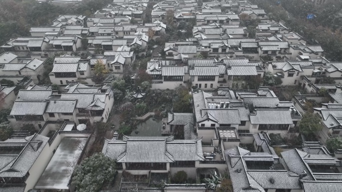 航拍杭州下雪拱宸桥景区