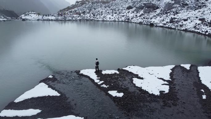 云南雨崩村冰湖