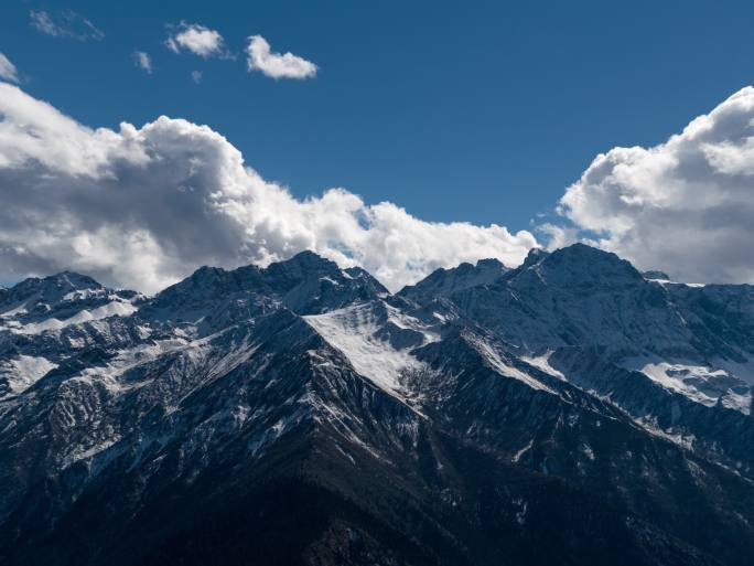 航拍雪山延时水资源高山素材