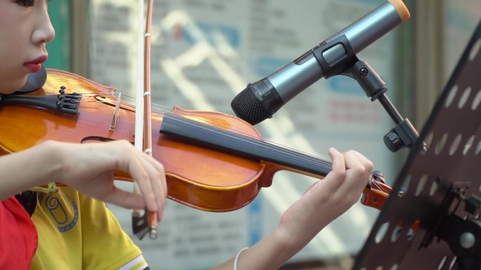 课外活动小学生演奏小提琴4k合集