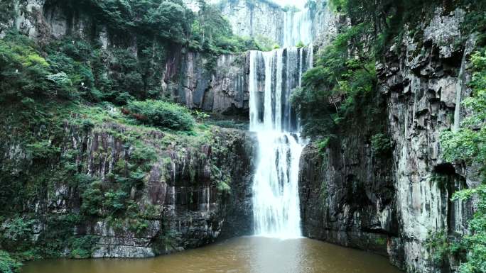 百丈漈瀑布航拍河流山川旅游景区实拍视频