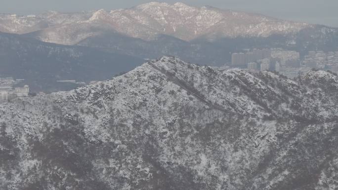 航拍威海市环翠区里口山大青顶与远处棉花山