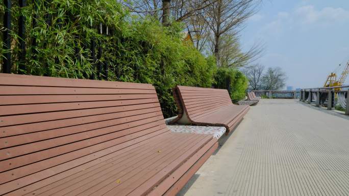 邕江江边公园散步休息长椅