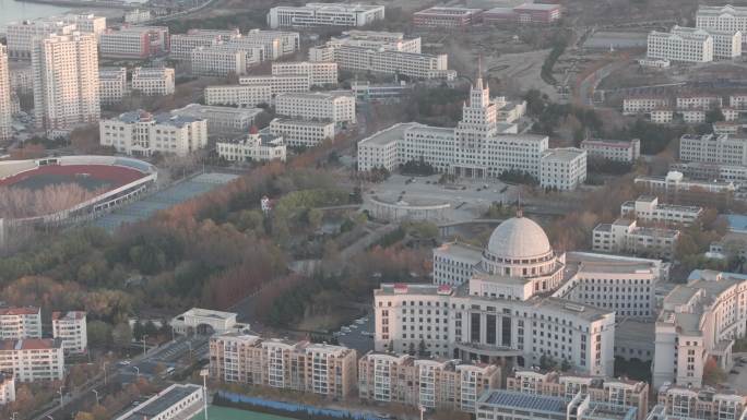 航拍环绕哈尔滨工业大学威海校区冬季风景