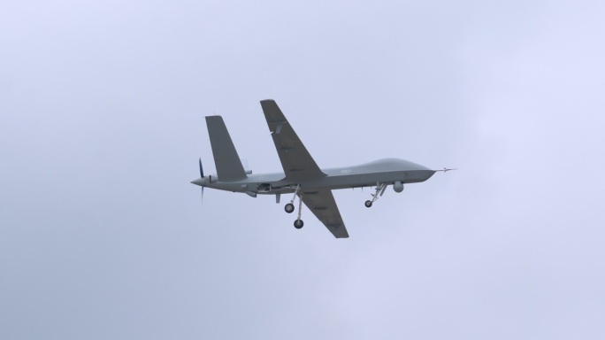 4K高质量：中国航展空军攻击2无人机飞行