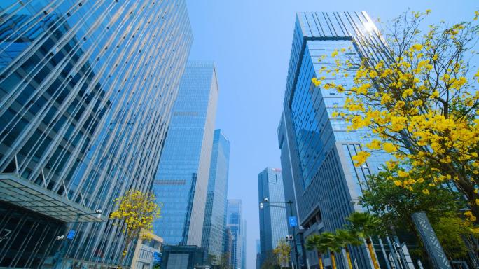 南宁城市街景现代化高楼林立楼宇之间穿梭