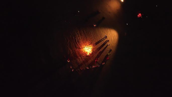 科尔沁湖边篝火跳舞