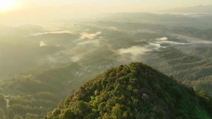 黄山徽州古村落秋色田园山村意境烟雾缭绕