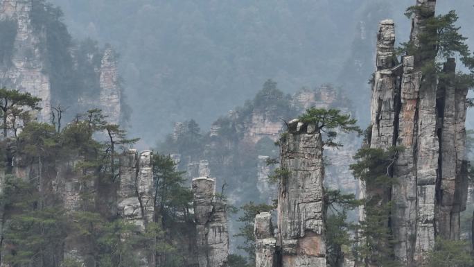 湖南张家界国家森林公园岩石山峰水墨国画