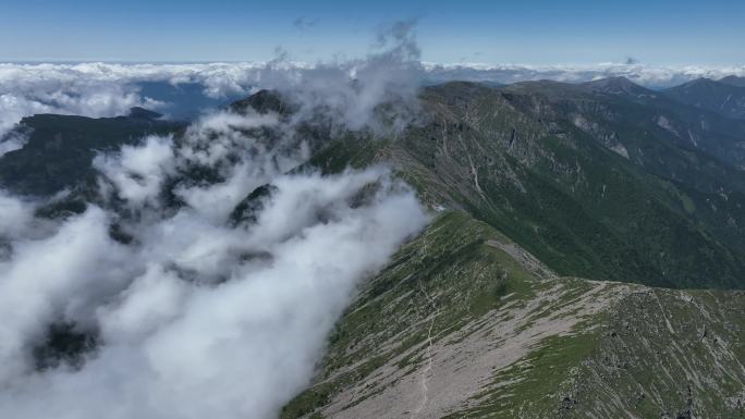 陕西秦岭太白山主峰高海拔南北分界线