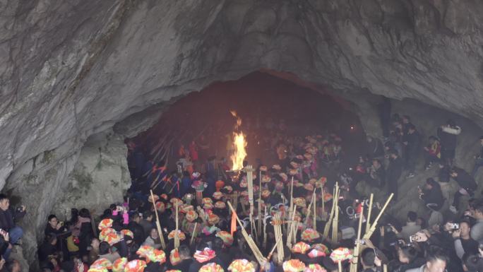 贵州果里村苗族跳圆洞葬祭祀仪式4k