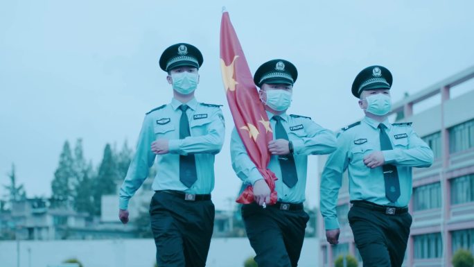 民警列队升旗护旗队仪仗队