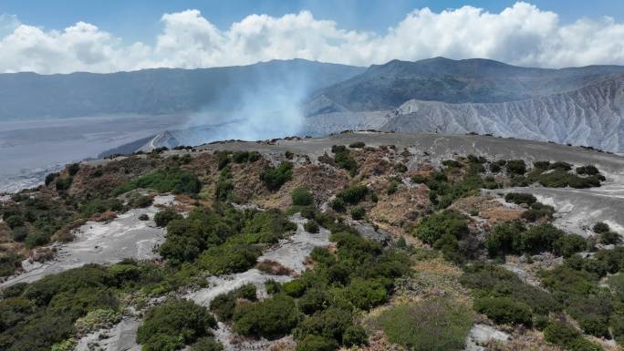 印尼爪哇岛布罗莫火山口航拍自然风光