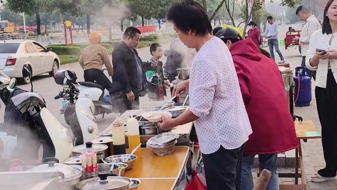 广州蒸肠米粉蒸肠粉制作过程早餐店路边早餐