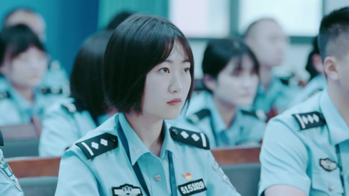 民警开会警察培训女警学习