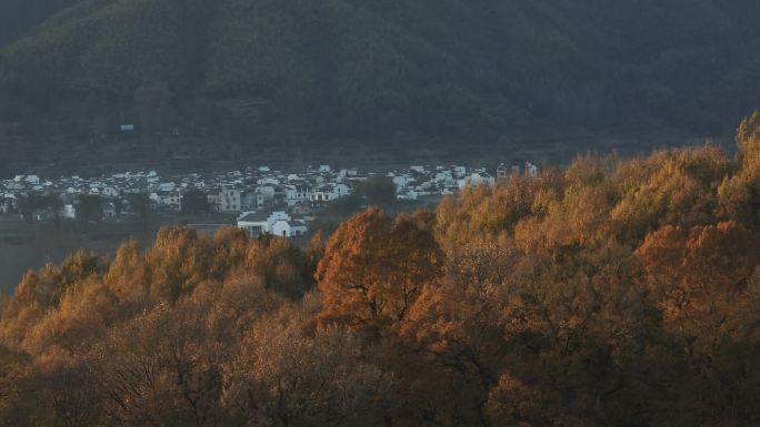 4K黄山黟县宏村徽州古建筑村镇云雾航拍