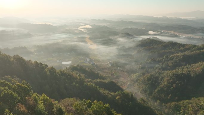 黄山徽州古村落秋色田园山村意境烟雾缭绕