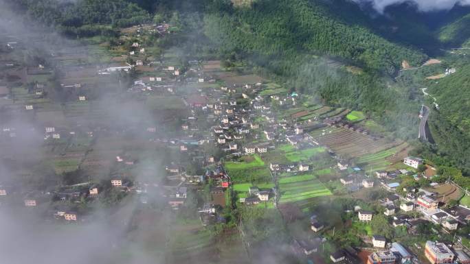 云南人神共居丙中洛秋那桶