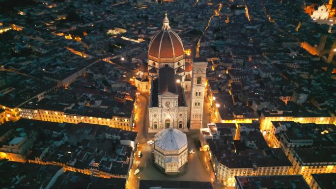 鸟瞰实时镜头的佛罗伦萨大教堂或大教堂圣玛丽亚德尔菲奥里和佛罗伦萨城市，这是全景，佛罗伦萨，意大利