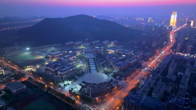 航拍枣庄新城实验学校黄河路实验中学夜景