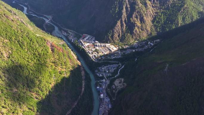 西藏察隅县桑曲河清水河大峡谷