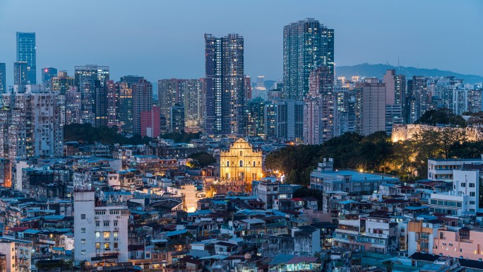 澳门大三巴远景日转夜