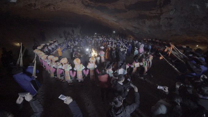 贵州果里村苗族跳圆洞葬祭祀仪式4k