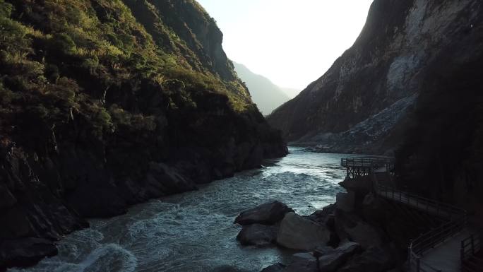 虎跳峡河流峡谷山水7