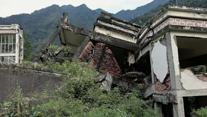 四川汶川特大地震漩口中学遗址