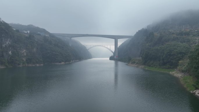 湖南湘西酉水河高架桥水面云雾水气实拍素材