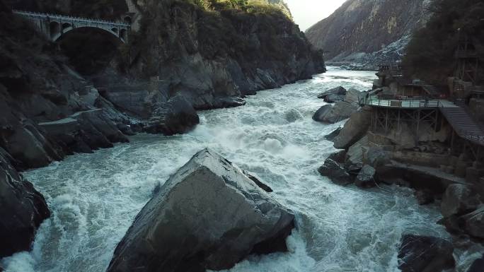 虎跳峡河流峡谷山水5