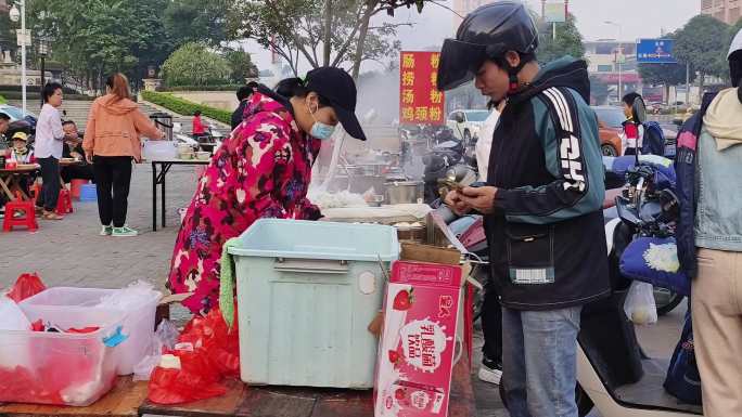 清晨街头早点街头人城镇霞天县城早餐小吃店