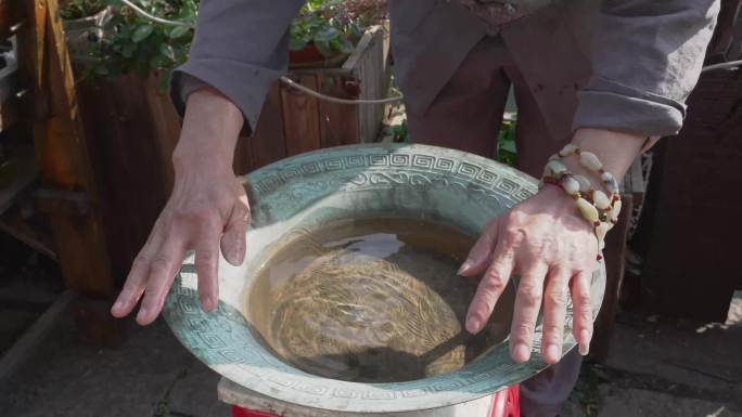古代盥洗用具鱼洗盆