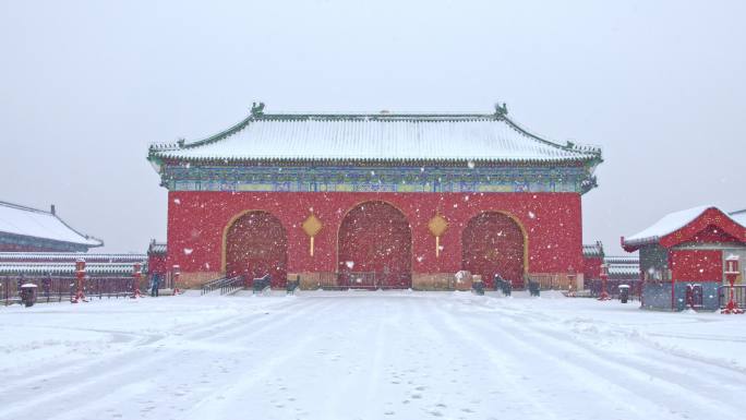 下雪中的故宫博物院