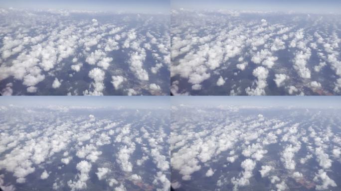 高空中竖直排列的云朵