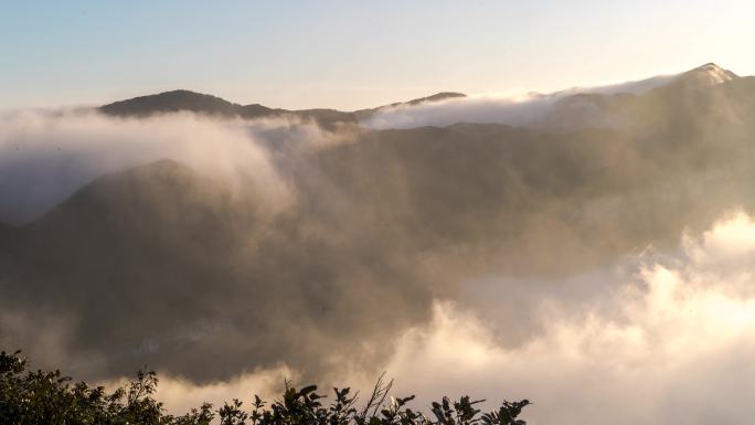 重庆南川：碧海连天映金山