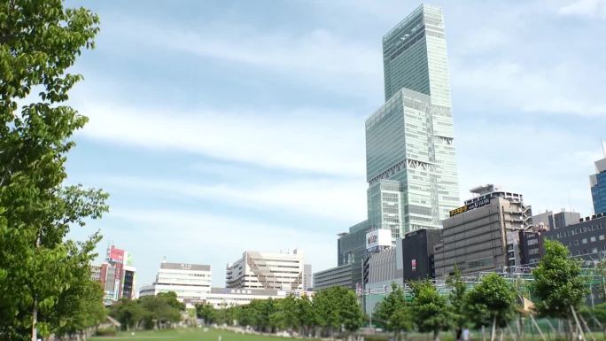 大阪，日本:安倍野春光建筑的延时拍摄。