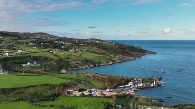 航拍视频格伦加德码头Bun Culkeeny在爱尔兰多尼戈尔海岸